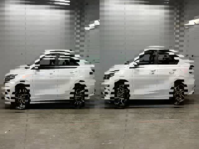 Used 2022 Kia Forte LXS image 2