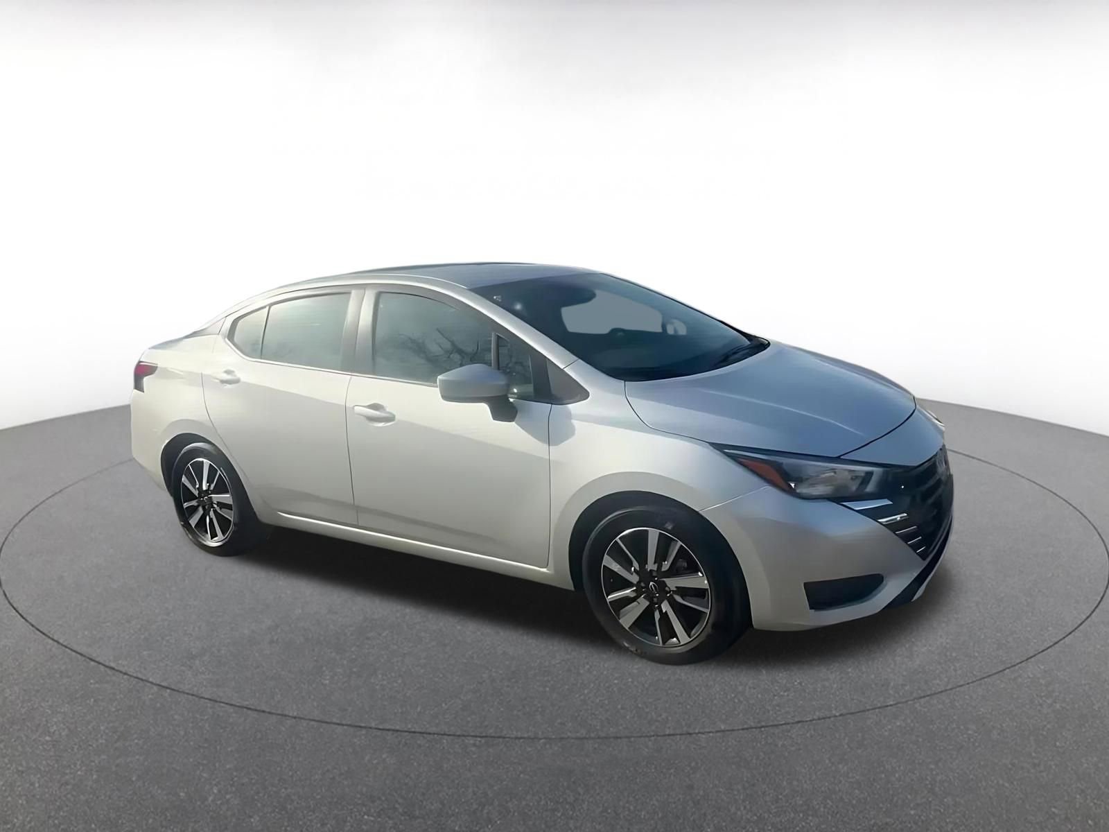 Used 2025 Nissan Versa SV video 2