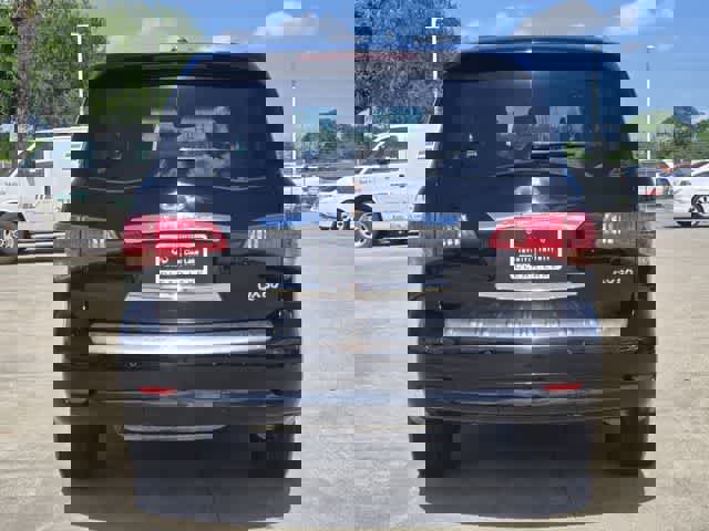 Used 2017 INFINITI QX80 2WD w/ Driver Assistance Package image 5