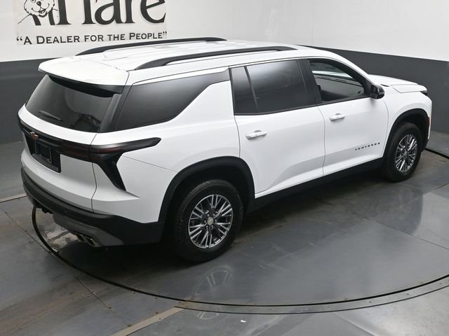Used 2025 Chevrolet Traverse LT image 41