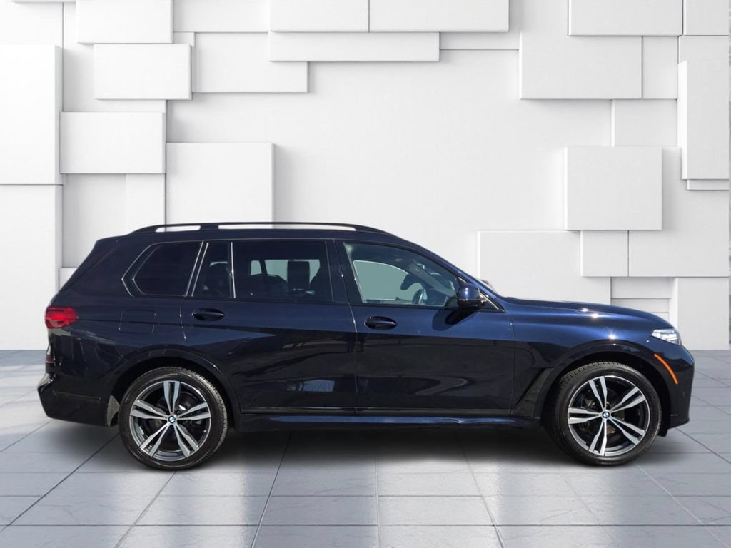 Used 2021 BMW X7 xDrive40i w/ M Sport Package AWD/4WD image 4