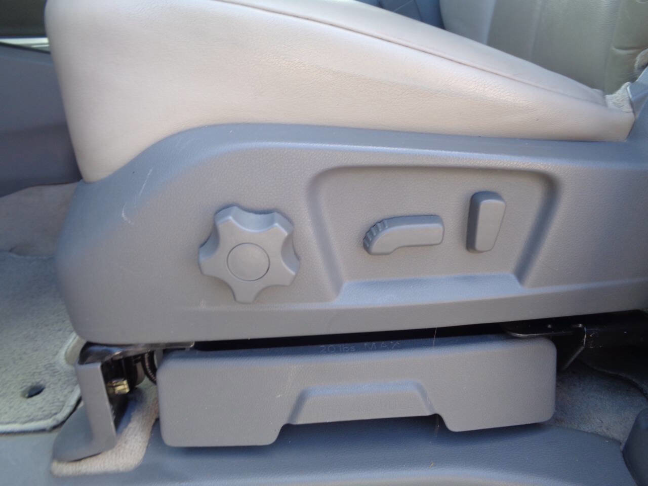 Used 2019 Nissan NV 3500 SL RWD image 16