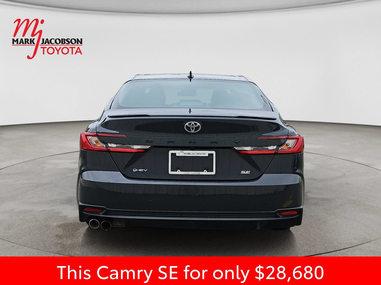 Used 2025 Toyota Camry SE FWD image 11