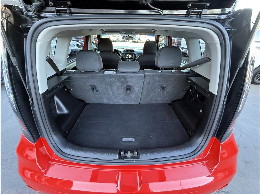 Used 2019 Kia Soul + image 16