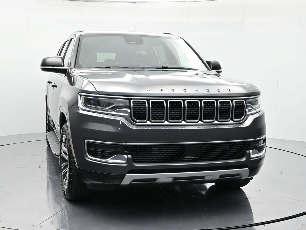 Used 2024 Jeep Wagoneer L Series II RWD image 2