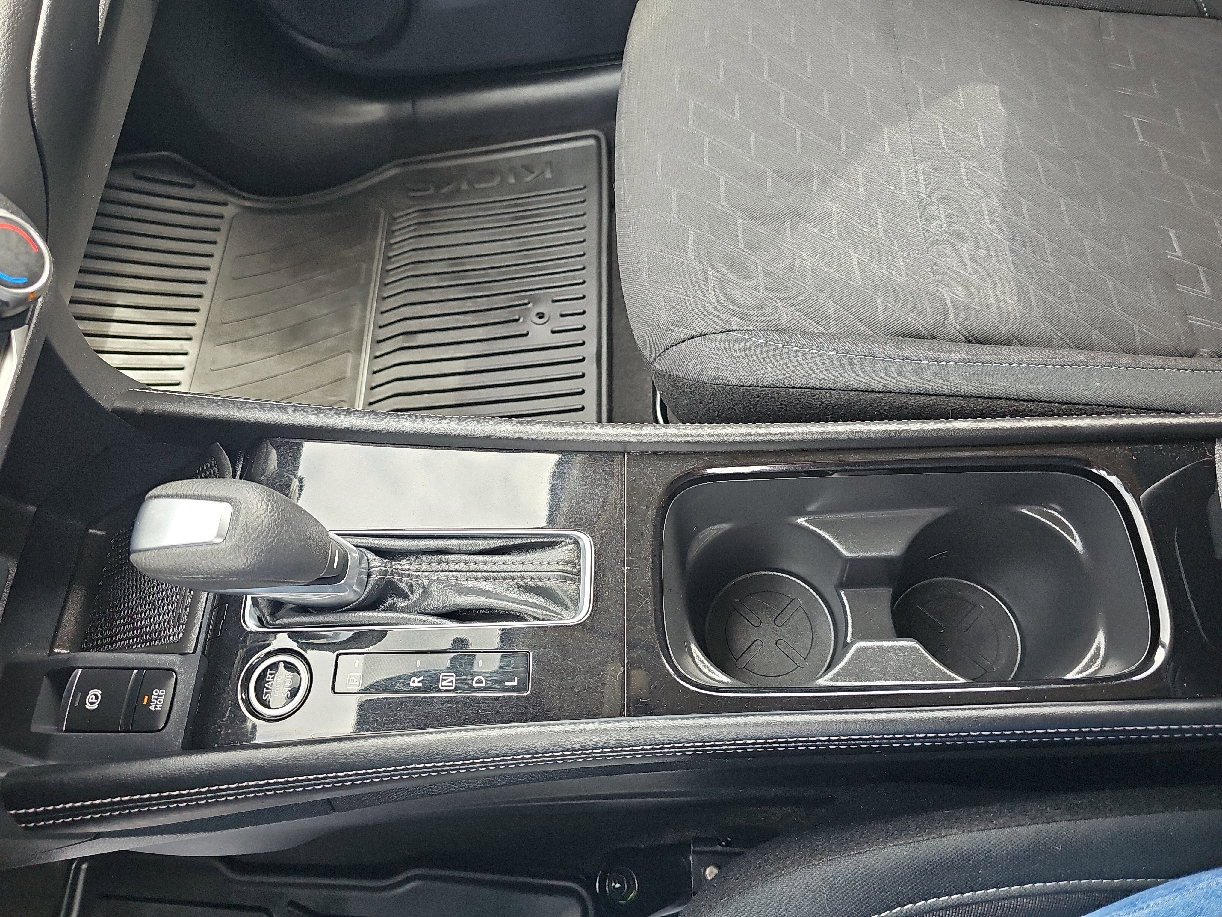 Used 2024 Nissan Kicks SV w/ Exterior Package image 30