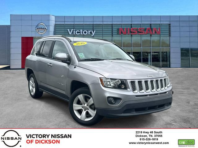 Used 2016 Jeep Compass Latitude FWD image 1