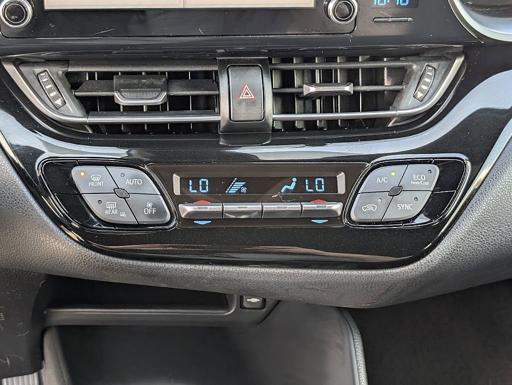 Used 2019 Toyota C-HR LE image 31