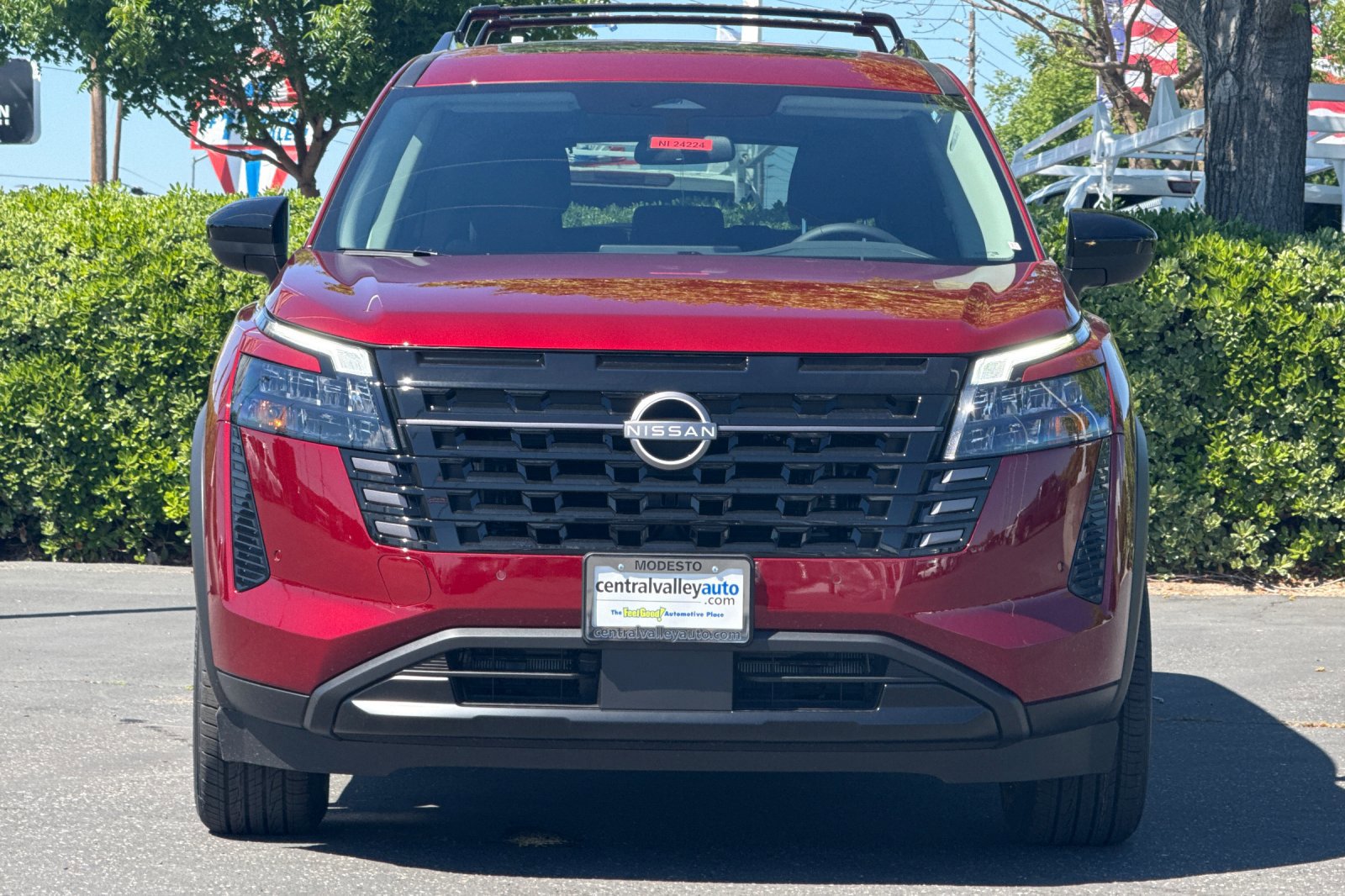 New 2026 Nissan Pathfinder SV image 9