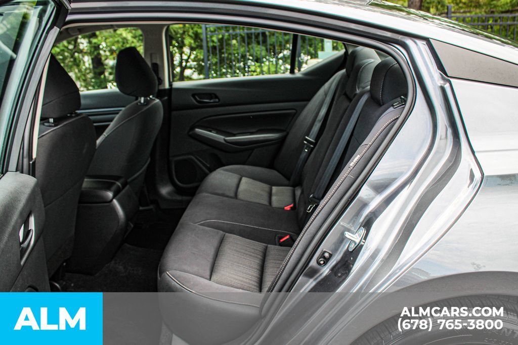 Used 2024 Nissan Altima 2.5 SV FWD image 17