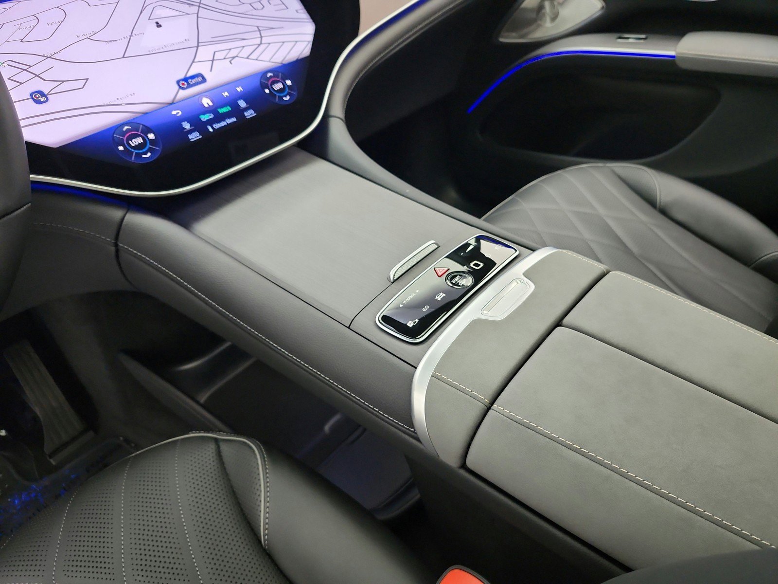 New 2026 Mercedes-Benz EQS 550 4MATIC SUV image 10