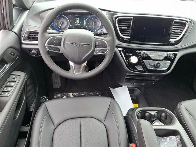 New 2026 Chrysler Pacifica Select image 8