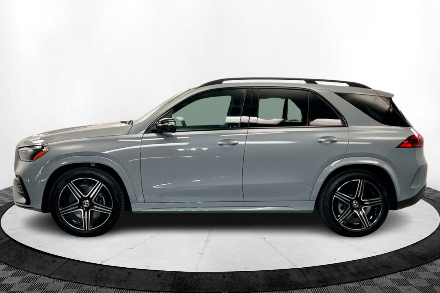New 2025 Mercedes-Benz GLE 450 4MATIC image 2