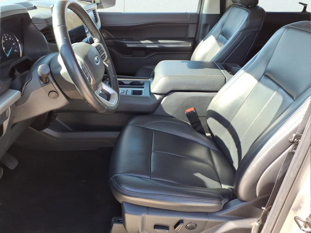 Used 2024 Ford Expedition XLT image 14