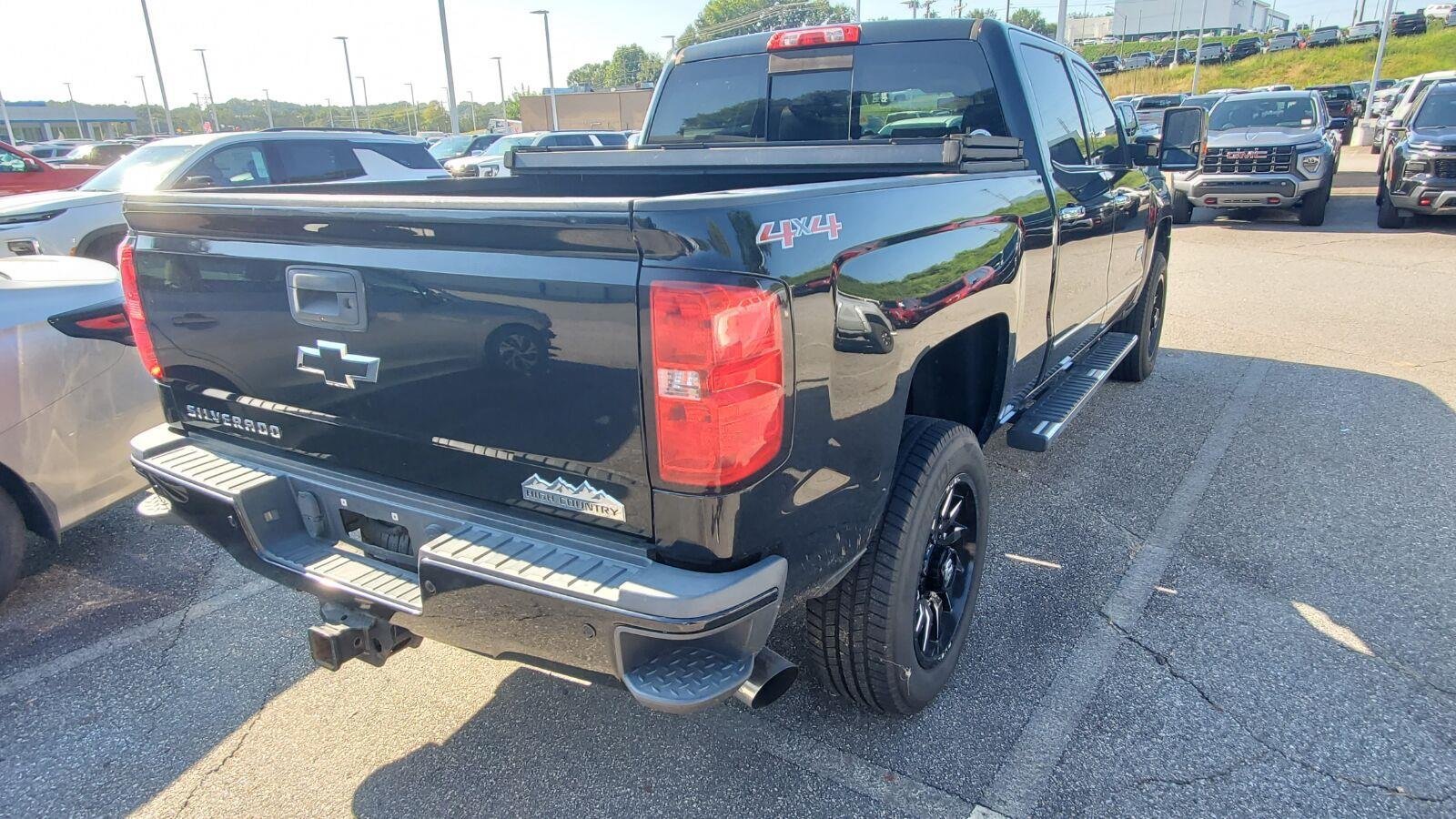 Used 2015 Chevrolet Silverado 2500 High Country w/ Duramax Plus Package AWD/4WD image 9