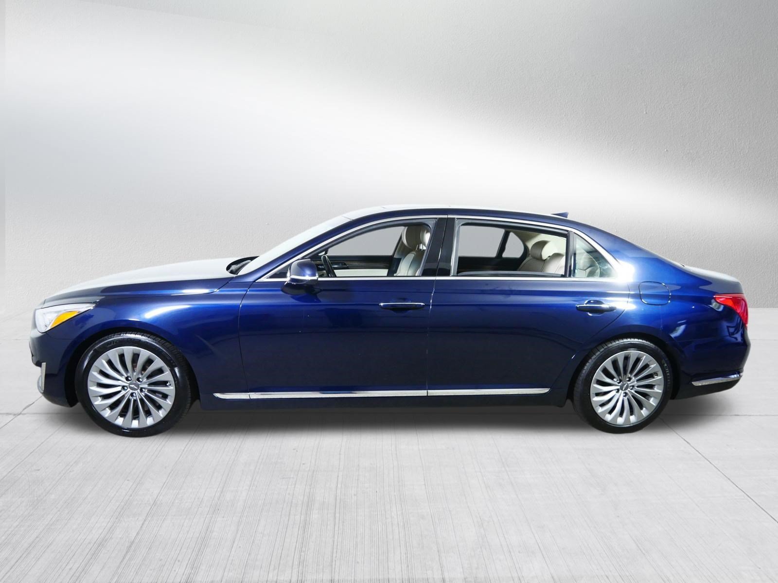 Used 2018 Genesis G90 3.3T Premium AWD/4WD image 4