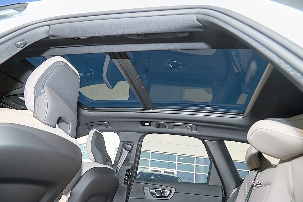 New 2026 Volvo XC60 B5 Plus w/ Protection Package Premier image 21