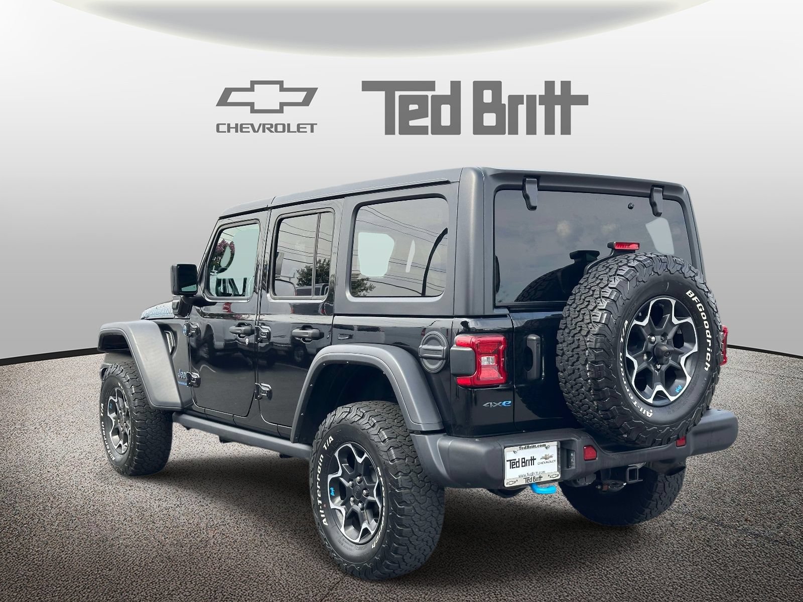 Used 2023 Jeep Wrangler Unlimited Rubicon 4xe w/ Steel Bumper Group AWD/4WD image 6