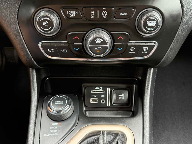 Used 2018 Jeep Cherokee Limited w/ High Altitude Package image 9