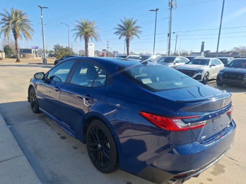 Used 2025 Toyota Camry SE image 6