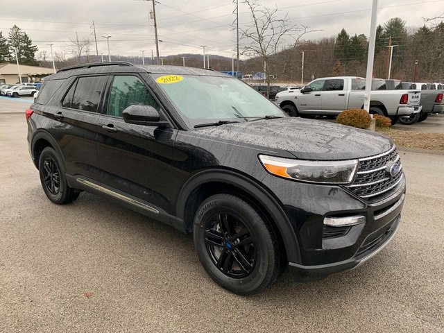 Used 2022 Ford Explorer XLT w/ Equipment Group 202A image 9