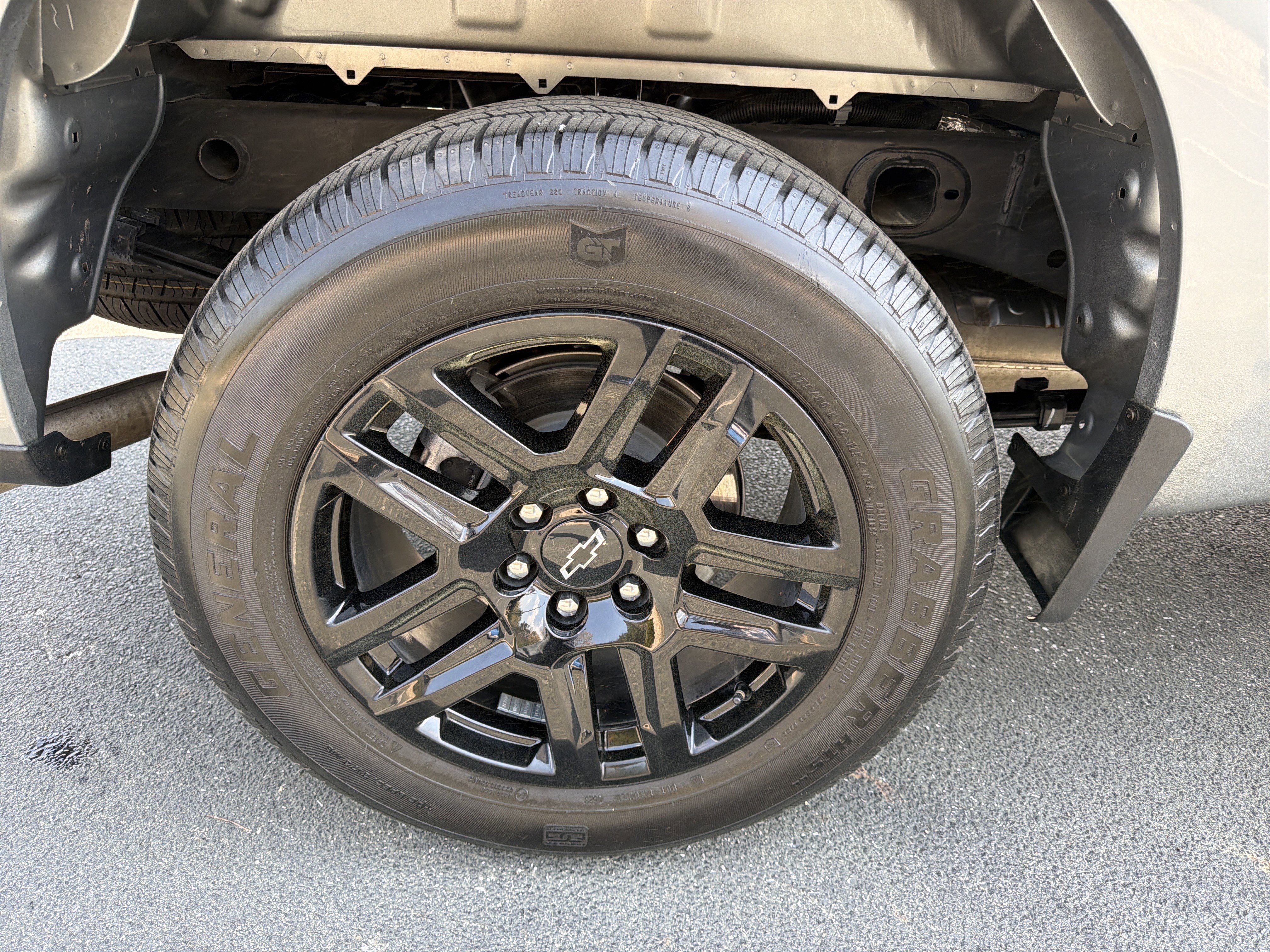 Used 2024 Chevrolet Silverado 1500 Custom w/ LPO, Dark Essentials Package image 17