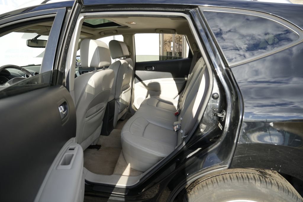 Used 2008 Nissan Rogue SL w/ Premium Pkg image 22