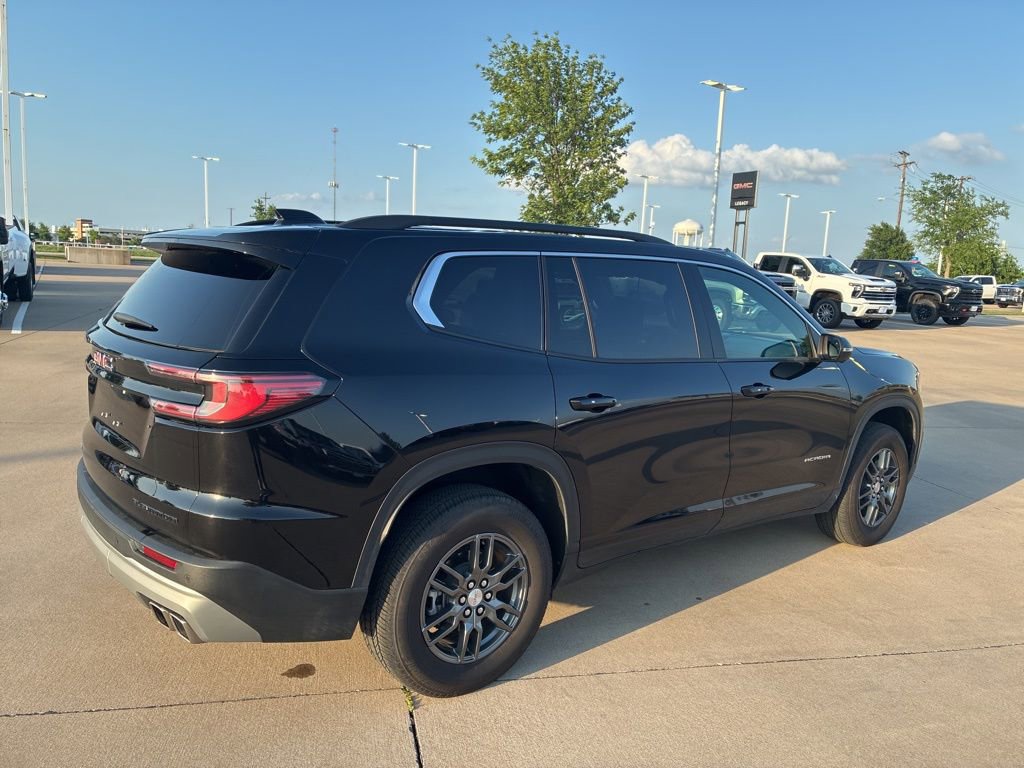 Used 2025 GMC Acadia Elevation image 3