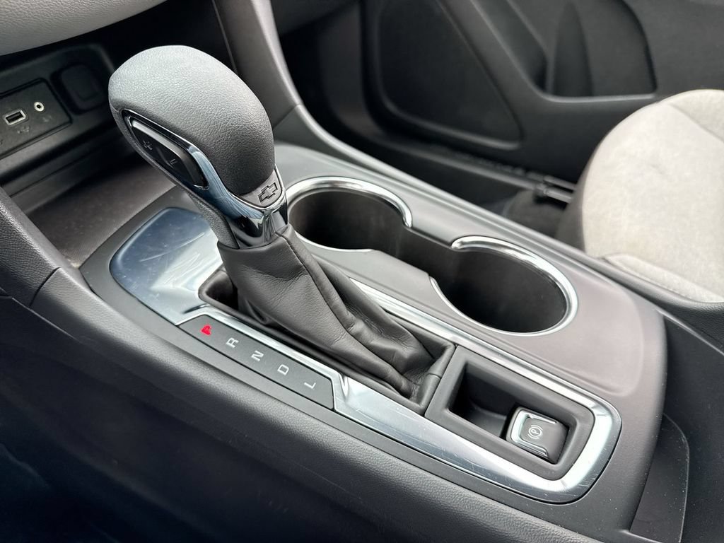 Used 2024 Chevrolet Equinox LS w/ Midnight Edition FWD image 20
