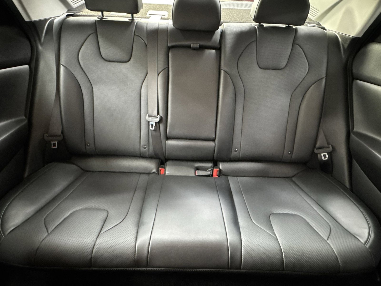 Used 2023 Hyundai Elantra Limited w/ Cargo Package image 15