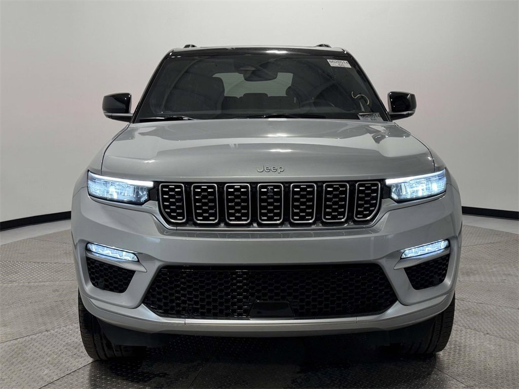 Certified 2024 Jeep Grand Cherokee Summit w/ Luxury Tech Group V image 2
