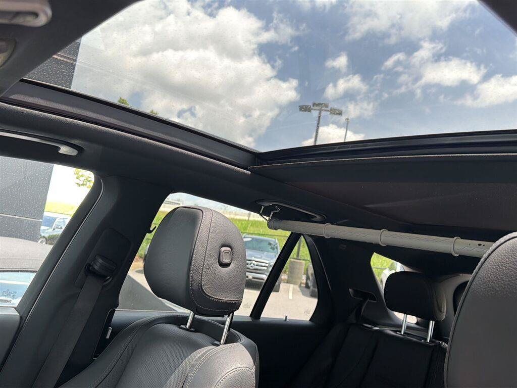 Used 2024 Mercedes-Benz GLE 350 4MATIC image 12