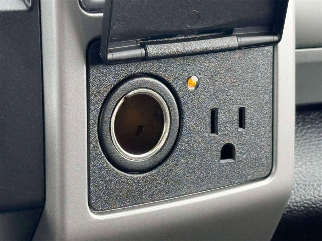 Used 2017 Ford F350 Lariat w/ Chrome Package image 25