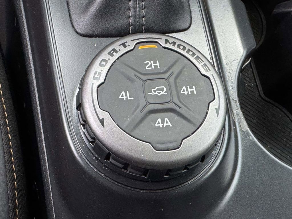 Used 2024 Ford Bronco Badlands image 8