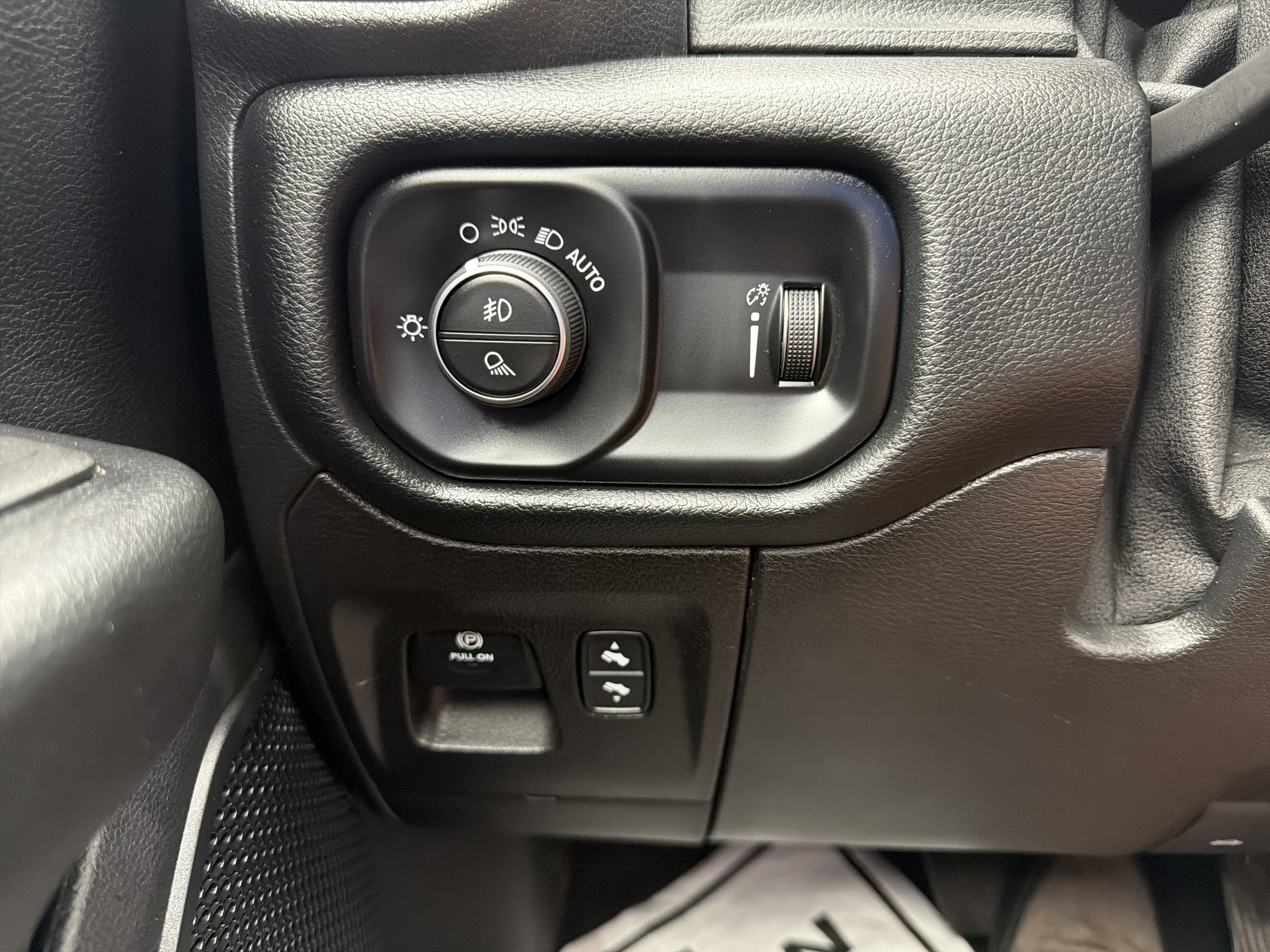 Used 2021 RAM 1500 Big Horn AWD/4WD image 28