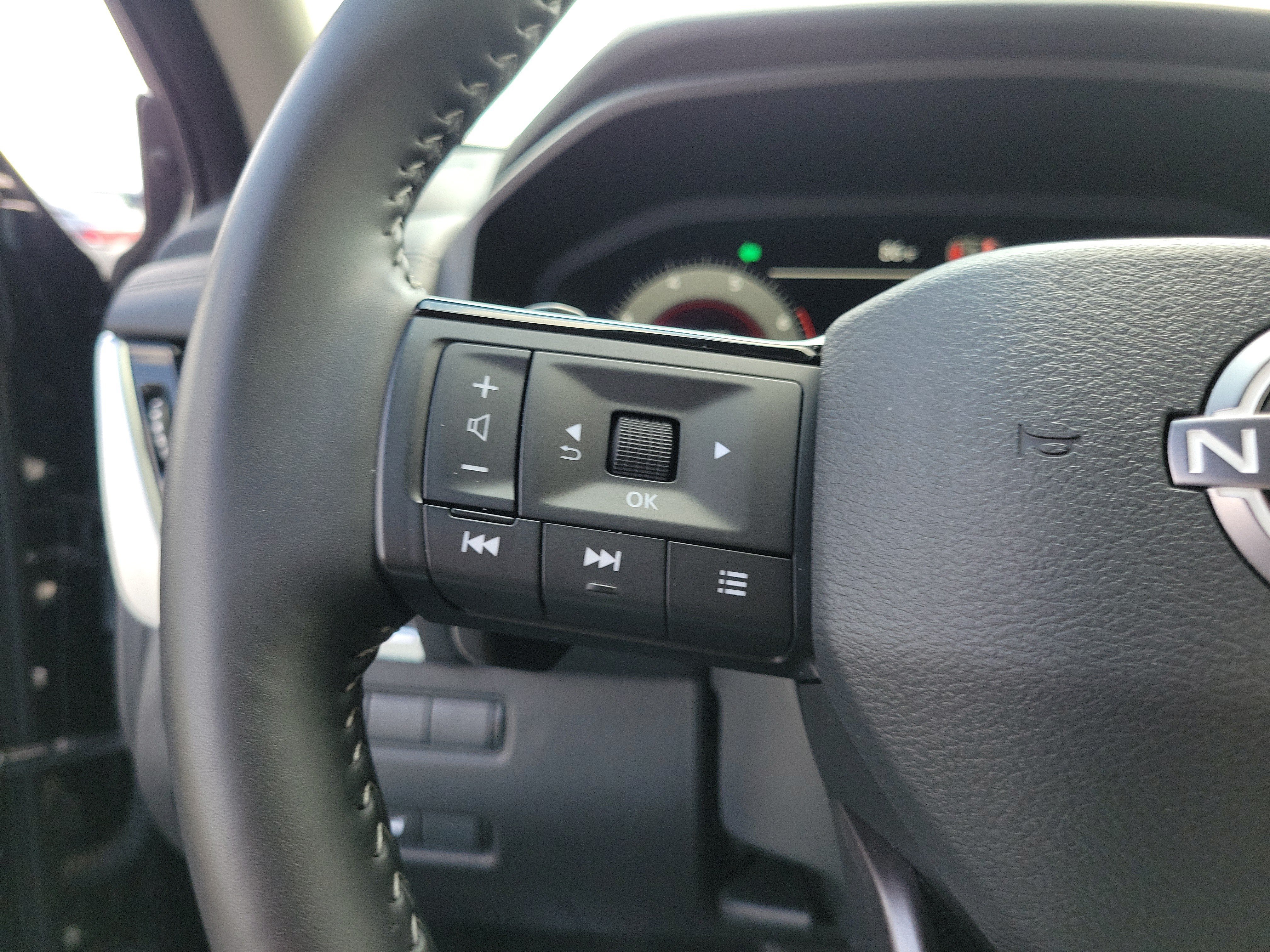 Used 2026 Nissan Rogue SL AWD/4WD image 22