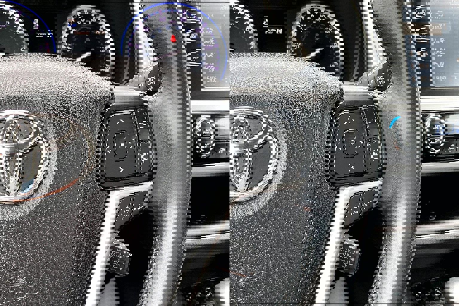 Used 2017 Toyota Highlander SE AWD/4WD image 24