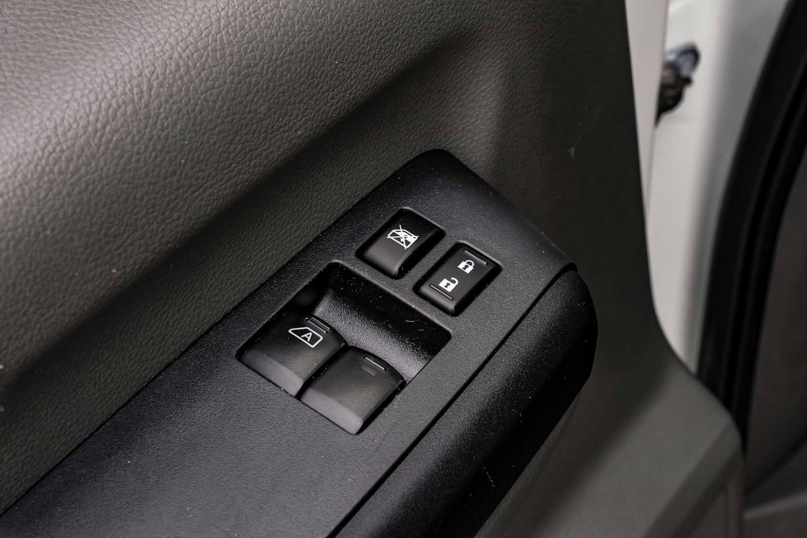 Used 2020 Nissan NV 2500 SV image 44