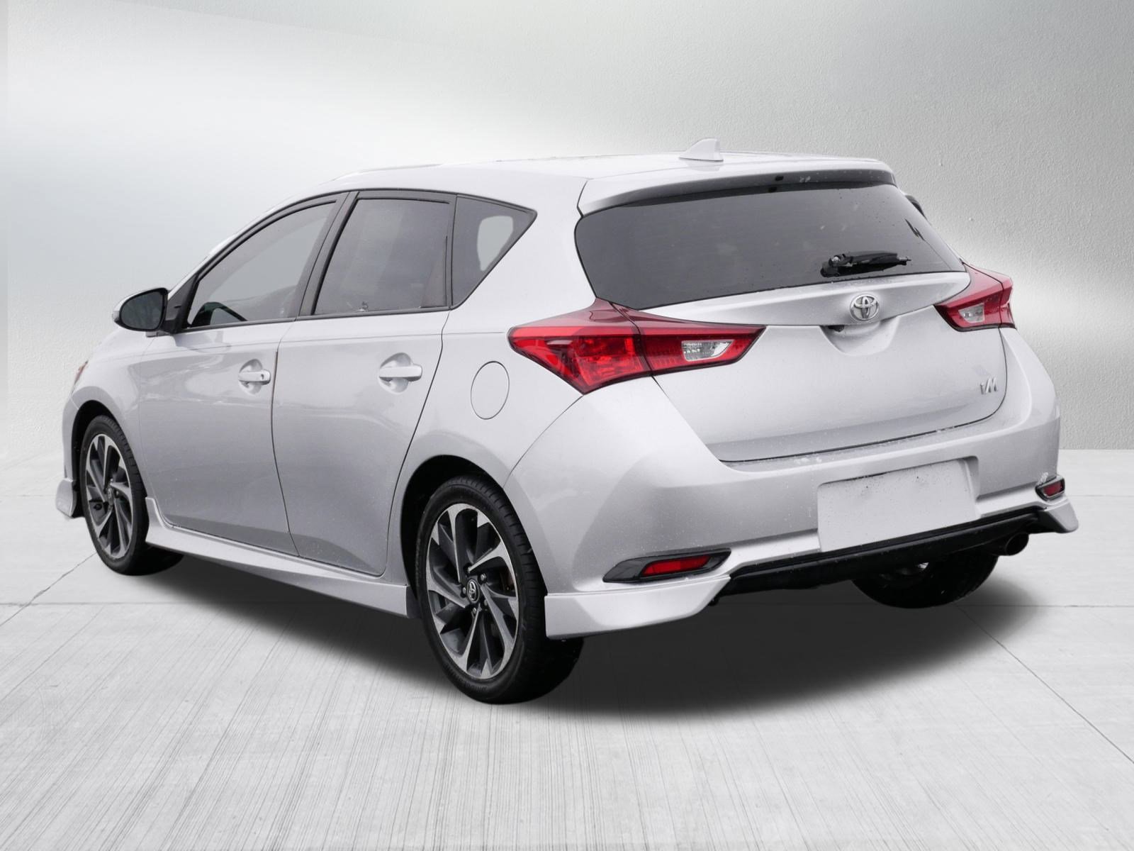 Used 2018 Toyota Corolla iM image 5
