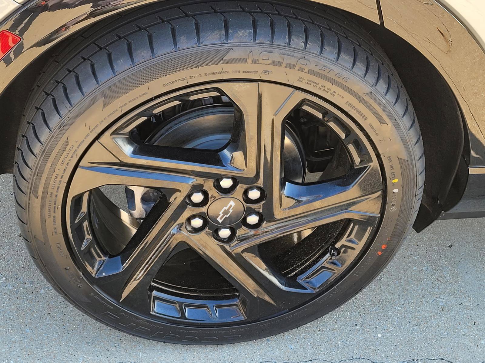 Used 2024 Chevrolet Equinox EV RS FWD image 6
