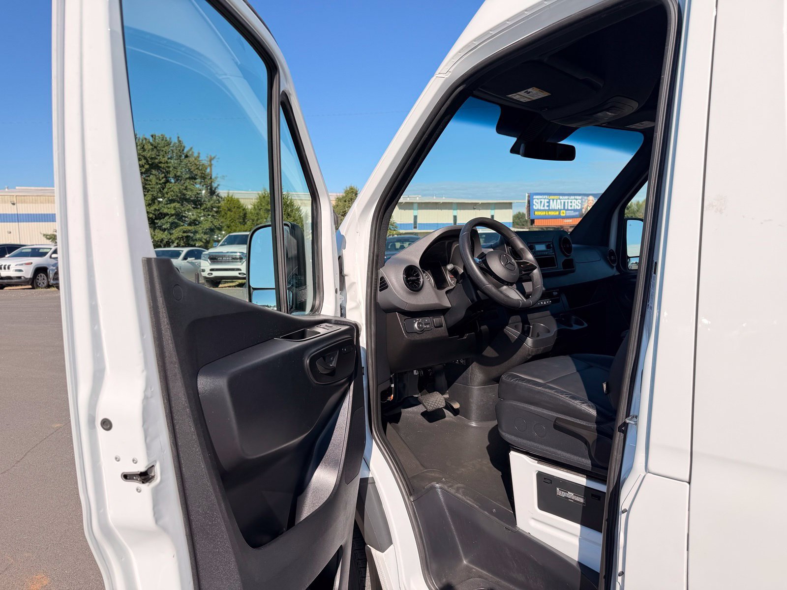 Used 2025 Mercedes-Benz Sprinter 2500 image 11