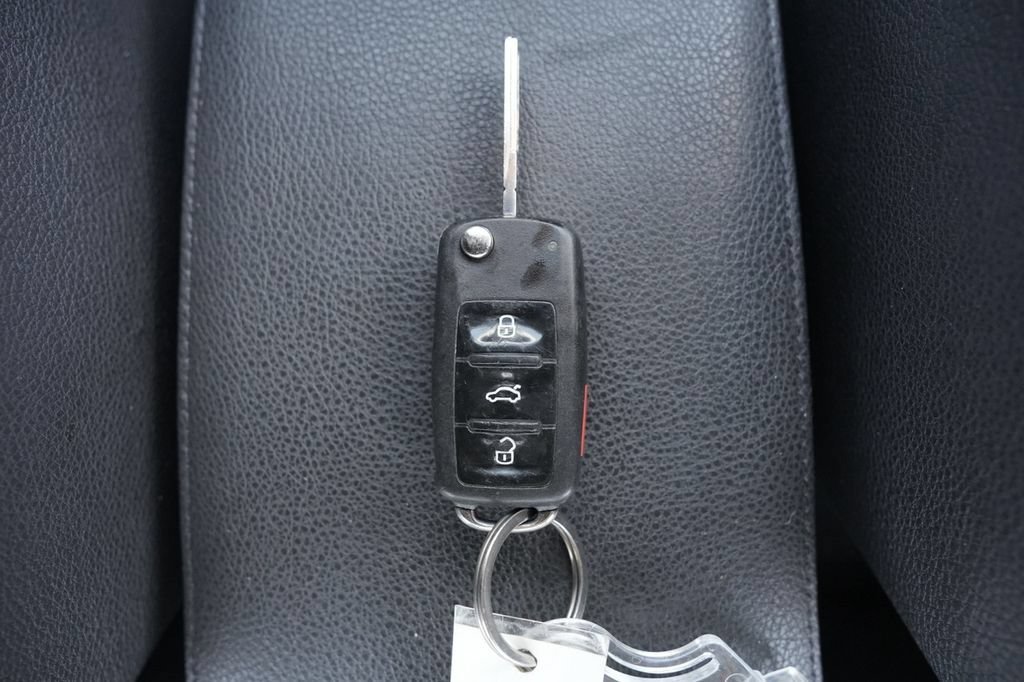 Used 2012 Volkswagen Jetta SE FWD image 35