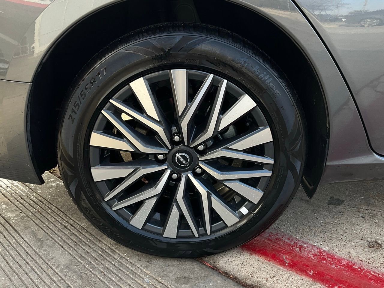 Used 2025 Nissan Altima 2.5 SV image 9