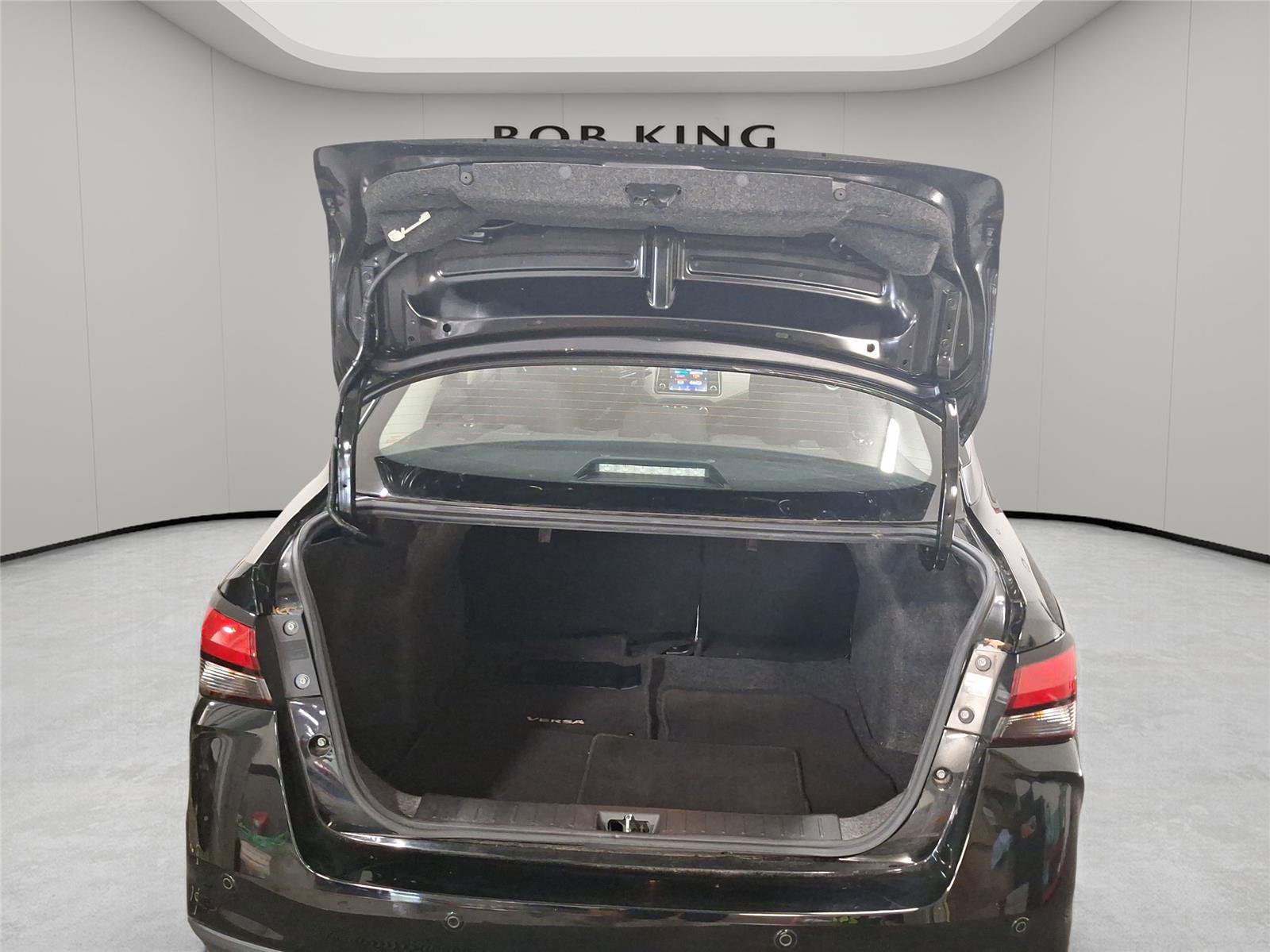 Used 2022 Nissan Versa SV w/ Trunk Package image 12