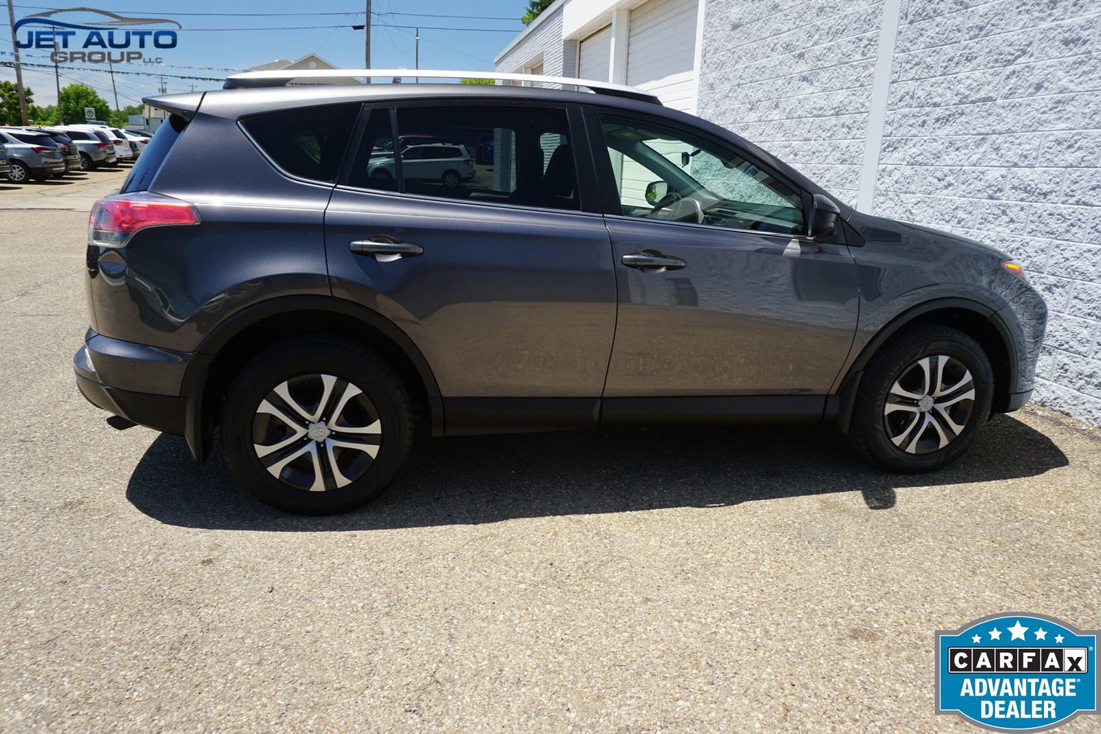 Used 2016 Toyota RAV4 LE AWD/4WD image 12