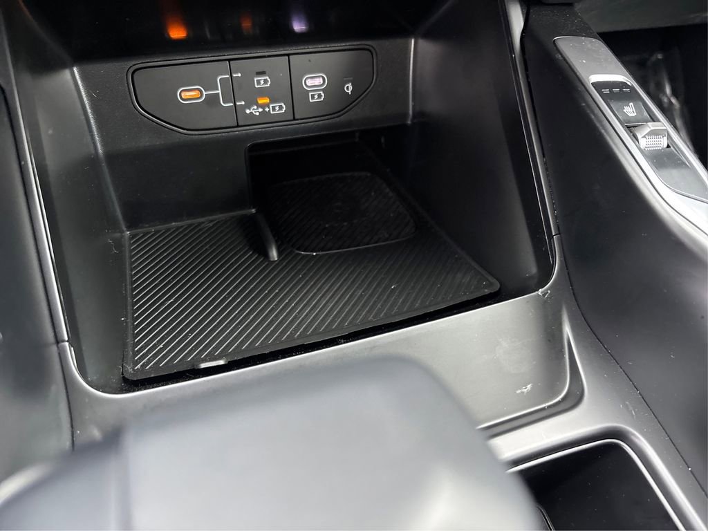Certified 2025 Kia Sorento S w/ Panoramic Sunroof Package image 39