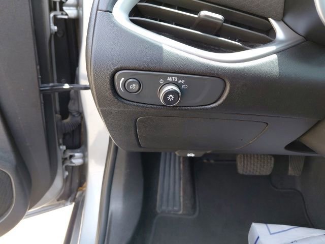 Used 2025 Chevrolet Malibu LT FWD image 14