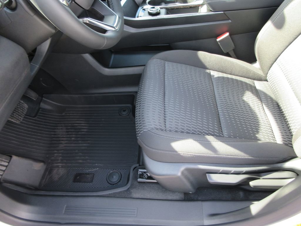 New 2026 Chevrolet Equinox LT w/ LPO, Floor Liner Package AWD/4WD image 20