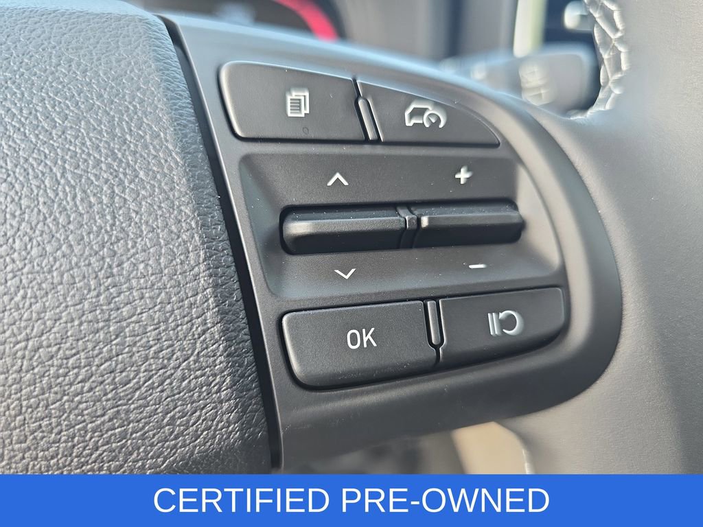 Used 2025 Hyundai Venue SEL FWD image 18