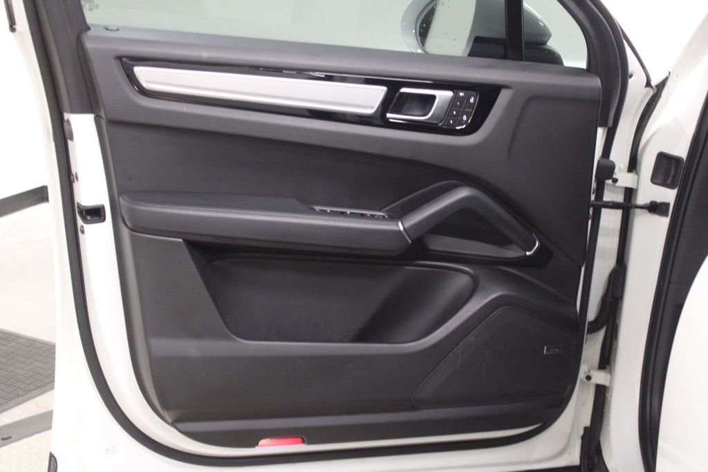 Certified 2023 Porsche Cayenne S Platinum image 13